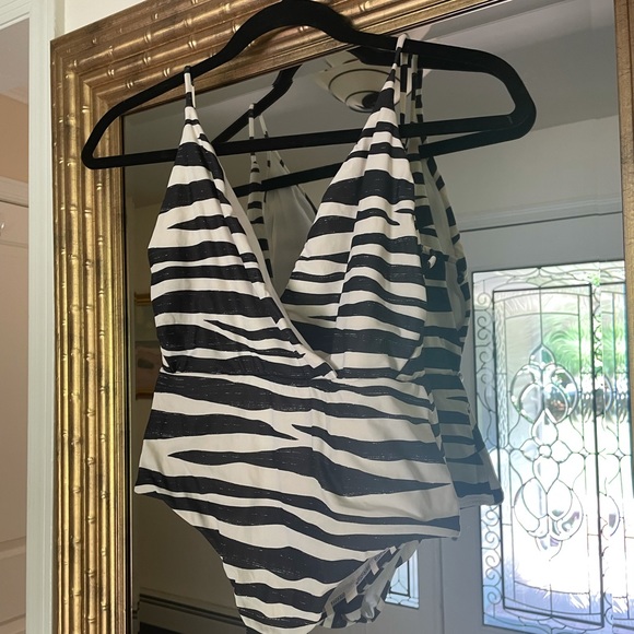 Zebra one piece - Picture 2 of 6